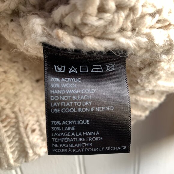 BDG UO Oatmeal Cable knit Chunky Oversized Cardigan Leather  Look Buttons  - XS - Picture 6 of 7